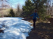 24 Compare la neve a complicarci la ricerca del sentiero...